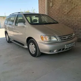 Toyota Sienna 2002