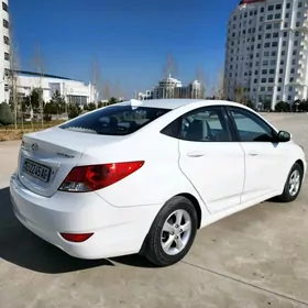 Hyundai Accent 2012