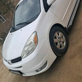 Toyota Sienna 2004