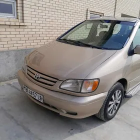Toyota Sienna 2003