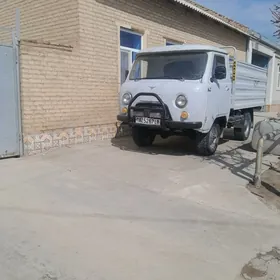 UAZ Profi 1999