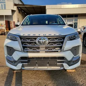 Toyota Fortuner 2025