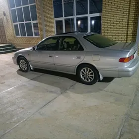 Toyota Camry 2001