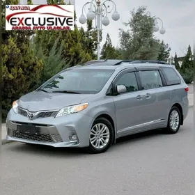 Toyota Sienna 2016
