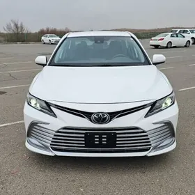 Toyota Camry 2021