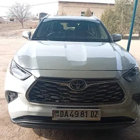 Toyota Highlander 2022