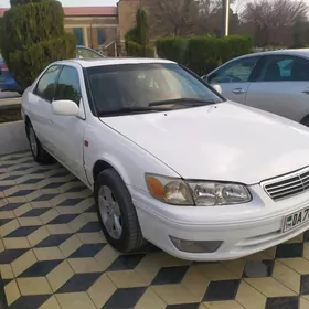 Toyota Camry 2001