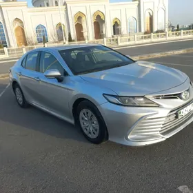 Toyota Camry 2021