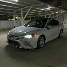 Toyota Camry 2021