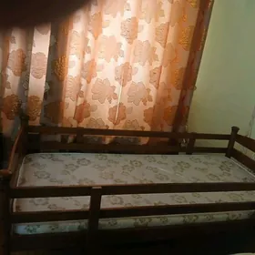 Кровать подростковая