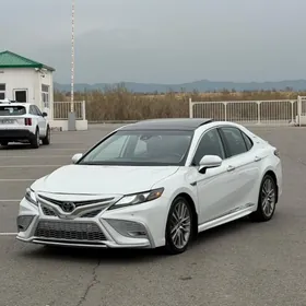 Toyota Camry 2021