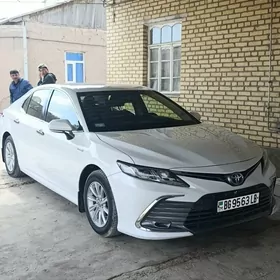 Toyota Camry 2021