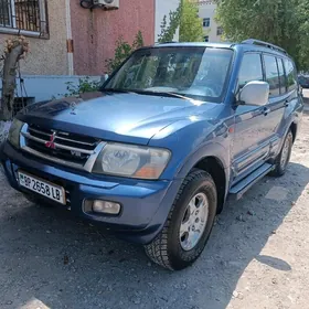 Mitsubishi Pajero 2001