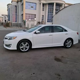 Toyota Camry 2012