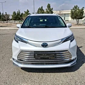Toyota Sienna 2021