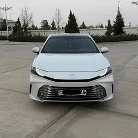 Toyota Camry 2025