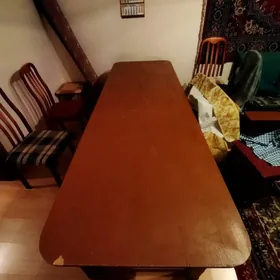 Стол, деревянный.