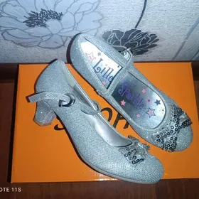 Продаётся обувь детская