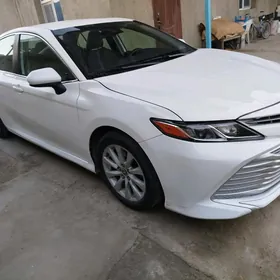 Toyota Camry 2020