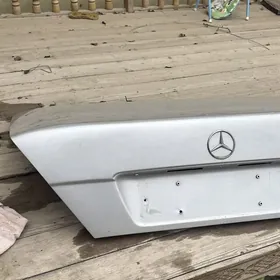 w124. 94-95  bagajnik