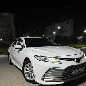Toyota Camry 2019