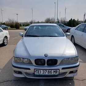 BMW E39 2000