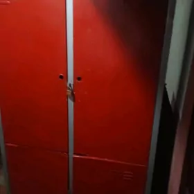 железный шкаф