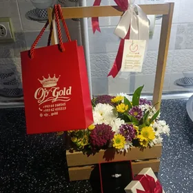 Sevetli gul ve gyzyl paket