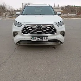 Toyota Highlander 2020