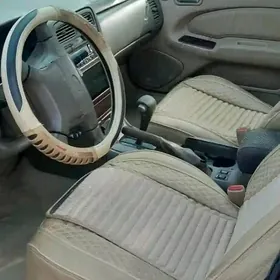 Infiniti Q 1998