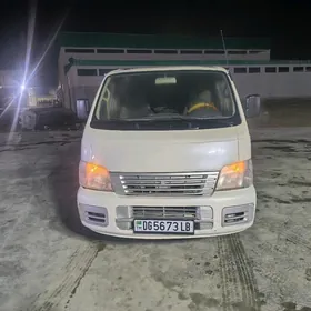 Nissan Urvan 2005