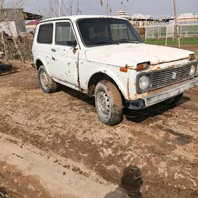 Lada Niva 1998