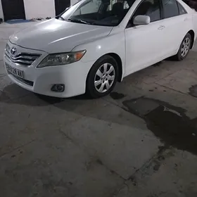 Toyota Camry 2011