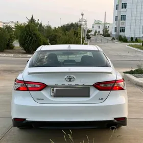 Toyota Camry 2018