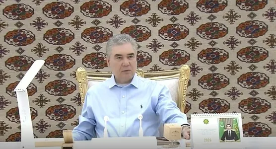 Gurbanguly Berdimuhamedow Gadyr gijesiniň öňüsyrasynda agzaçar sadakasyny bermegi teklip etdi