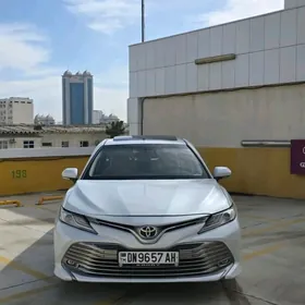 Toyota Camry 2019