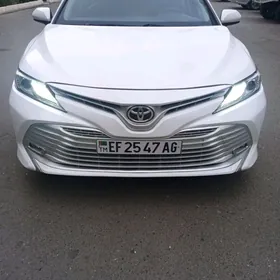Toyota Camry 2018
