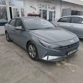 Hyundai Elantra 2022