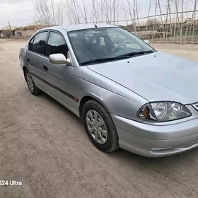 Toyota Avensis 2002