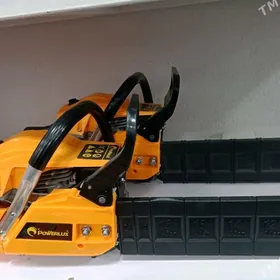 Agaç kesyan benzapila