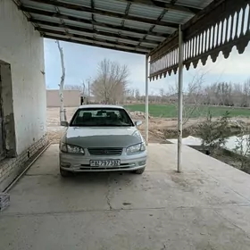 Toyota Camry 2000