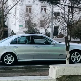 Mercedes-Benz E320 2004