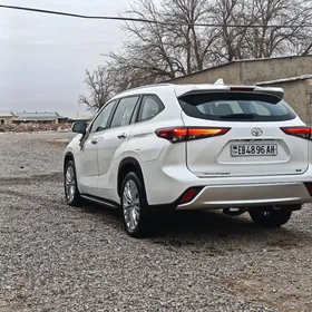 Toyota Highlander 2021