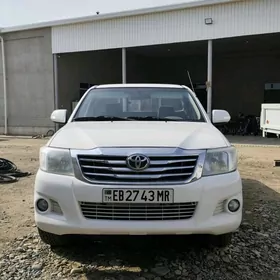 Toyota Hilux 2015