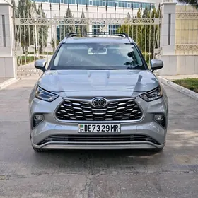Toyota Highlander 2022