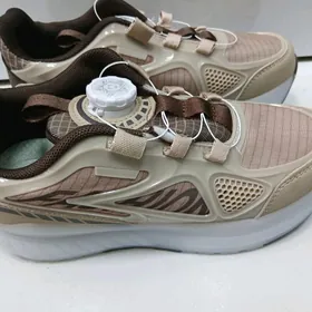 cagalaryn rolikli krasovkasy