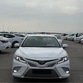 Toyota Camry 2019