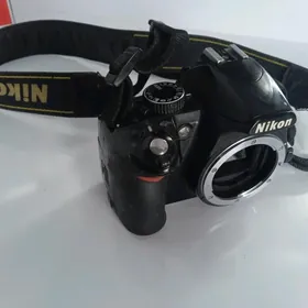 NİKON D 3100