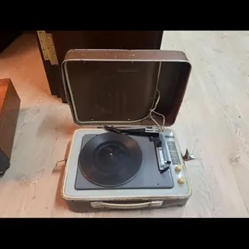 проигривател пластинка. ссср s