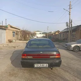 Nissan Cefiro 1995